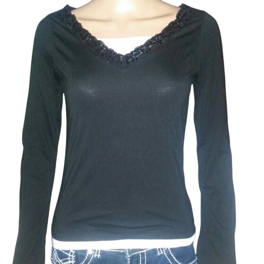 No boundaries longsleeve black top 7jrs